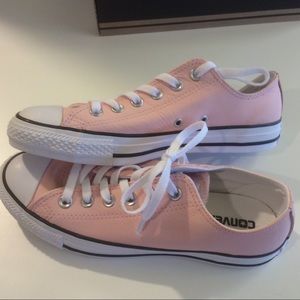 NIB! Pink Leather Converse AllStars-size 8 💕CUTE